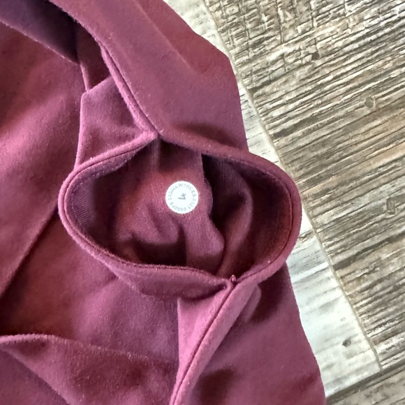 lululemon Athletic Women Beautiful Leggings, Size 4 - Picture 9 of 12